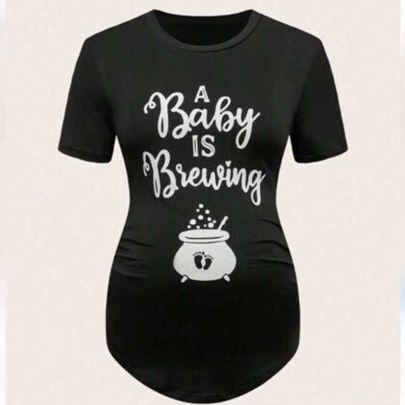 Tops - NWOT - A Baby is Brewing Ruched Maternity Tshirt